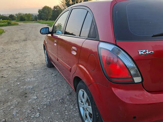 2011 Kia Rio II Рестайлинг, красный, 460000 рублей, вид 4