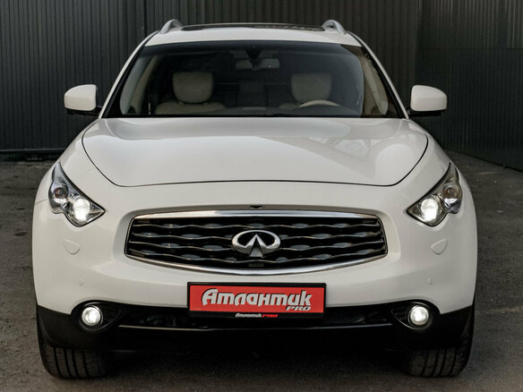2009 Infiniti FX35 II (S51), белый, 1550000 рублей - вид 2
