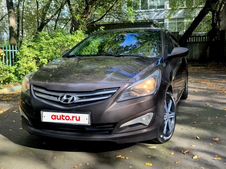 2016 Hyundai Solaris I Рестайлинг, коричневый, 880000 рублей, вид 1