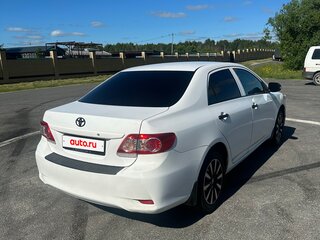 2010 Toyota Corolla X (E140, E150) Рестайлинг, белый, 600000 рублей, вид 5