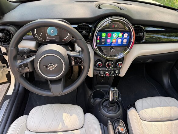 2021 Mini Cabrio Cooper III Рестайлинг, белый, 2700000 рублей - вид 15