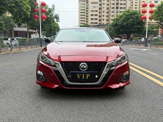 2022 Nissan Altima VI (L34), красный, 1700000 рублей, вид 2