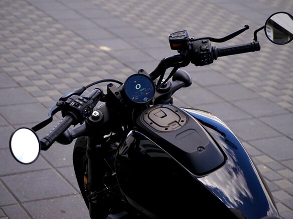 2022 Harley-Davidson Sportster S, чёрный, 1350000 рублей - вид 16