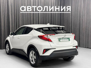 2019 Toyota C-HR I Рестайлинг, белый, 1690000 рублей, вид 5