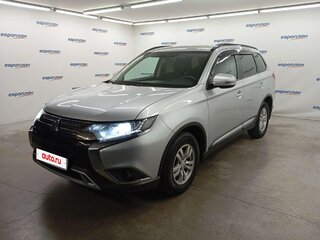 2021 Mitsubishi Outlander III Рестайлинг 3, серый, 2350000 рублей, вид 1