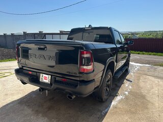 2022 Ram 1500 Quad Cab V, чёрный, 8600000 рублей, вид 4