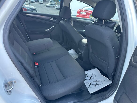 2014 Ford Mondeo IV Рестайлинг, белый, 1100000 рублей - вид 16