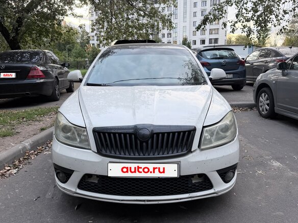 2013 Skoda Octavia II (A5) Рестайлинг, белый, 500000 рублей
