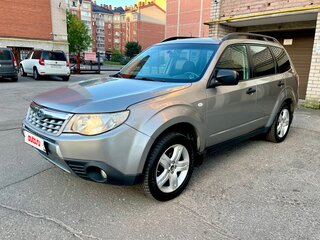2011 Subaru Forester III Рестайлинг, серебристый, 855000 рублей, вид 1