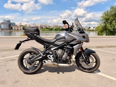 2023 Triumph Tiger Sport 660, серебристый, 999000 рублей, вид 1