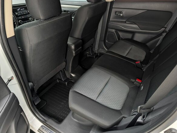 2015 Mitsubishi Outlander III Рестайлинг 2, белый - вид 21