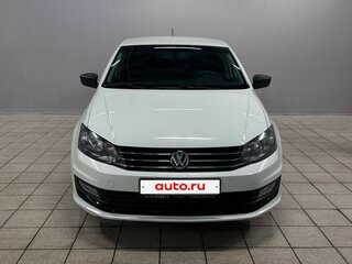 2017 Volkswagen Polo V Рестайлинг, белый, 940000 рублей, вид 2