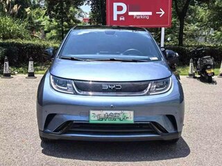 2025 BYD Dolphin 44.9 kWh I, серебристый, 1650000 рублей, вид 2