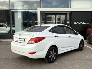 2013 Hyundai Solaris I, белый, 709000 рублей, вид 5