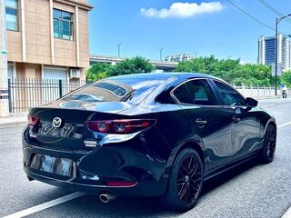 2023 Mazda 3 Axela IV (BP), чёрный, 1500000 рублей, вид 4