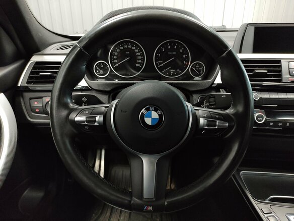 2018 BMW 3 серии 320i xDrive VI (F3x) Рестайлинг, белый, 2950000 рублей - вид 6