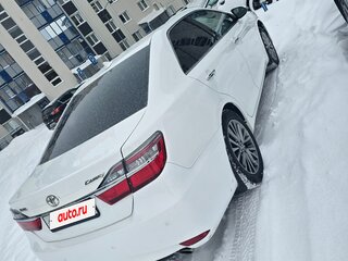 2017 Toyota Camry VII (XV50) Рестайлинг, белый, 2100000 рублей, вид 5