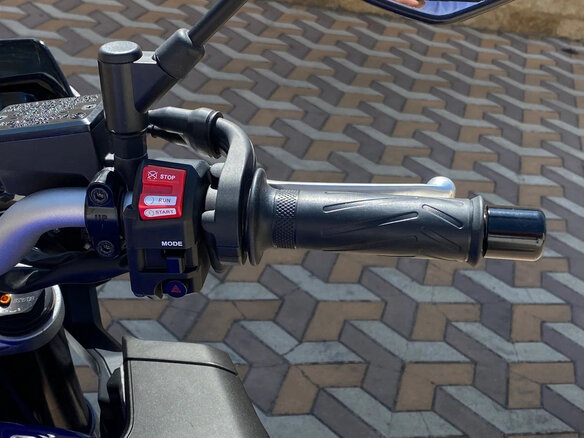 2020 Yamaha MT-10, синий, 1525000 рублей - вид 10