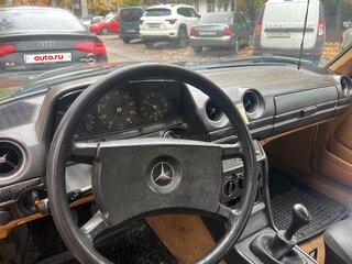 1981 Mercedes-Benz W123 300, зелёный, 380000 рублей, вид 5