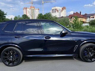 2020 BMW X5 M50d IV (G05/G18), чёрный, 6950000 рублей, вид 3
