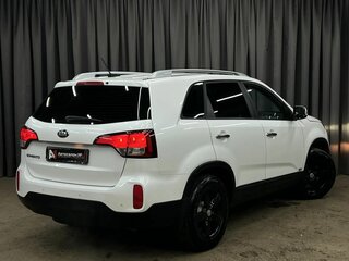2017 Kia Sorento II Рестайлинг, белый, 1849888 рублей, вид 4