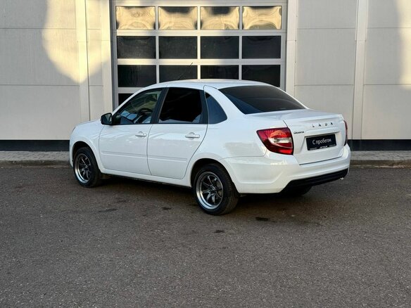 2024 Lada (ВАЗ) Granta I Рестайлинг, белый, 816000 рублей - вид 2