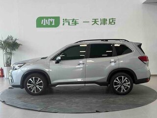 2020 Subaru Forester V, серебристый, 3100000 рублей, вид 4