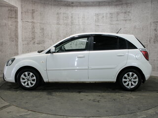 2011 Kia Rio II Рестайлинг, белый, 495000 рублей, вид 5