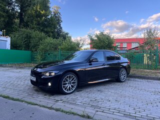 2018 BMW 3 серии 320i xDrive VI (F3x) Рестайлинг, чёрный, 2520000 рублей, вид 3