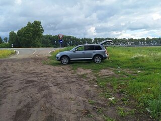 2008 Volkswagen Touareg I Рестайлинг, серый, 700000 рублей, вид 5
