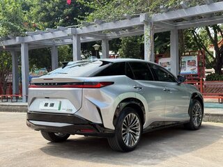 2024 Lexus RZ 450e, серебристый, 6666666 рублей, вид 3