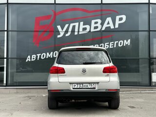 2013 Volkswagen Tiguan I Рестайлинг, серебристый, 1390000 рублей, вид 3