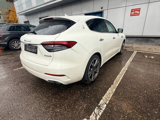 2022 Maserati Levante I Рестайлинг, белый, 6300000 рублей, вид 5