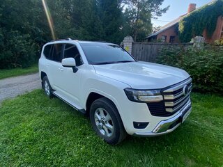 2022 Toyota Land Cruiser 300 Series, белый, 9450000 рублей, вид 1