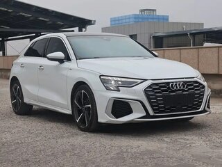 2023 Audi A3 Sportback 35 TFSI IV (8Y), белый, 1990000 рублей, вид 3