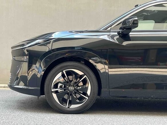 2026 Toyota bZ3X 58.3 kWh, чёрный, 2330000 рублей - вид 13