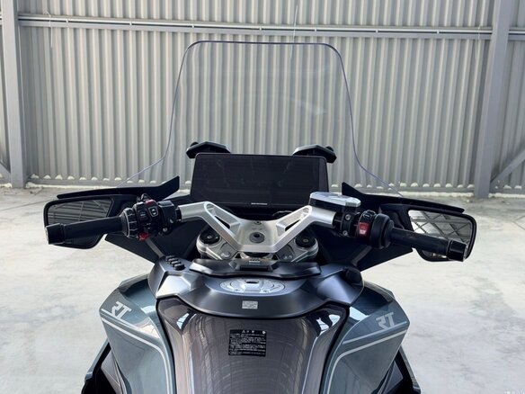 2025 BMW R 1300 RT, чёрный - вид 17