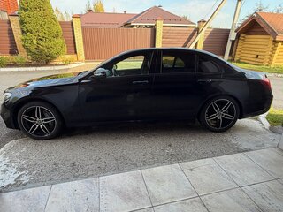 2018 Mercedes-Benz E-Класс 200 V (W213, S213, C238), чёрный, 4300000 рублей, вид 4