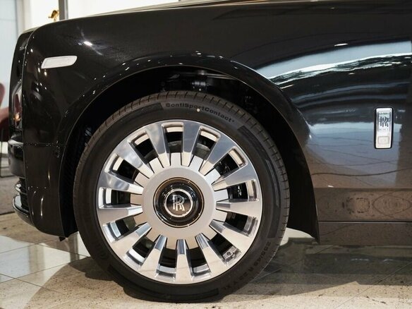2025 Rolls-Royce Phantom Extended VIII Рестайлинг (Series II), чёрный, 89000000 рублей - вид 5