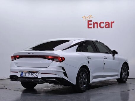 2023 Kia K5 LPi III, белый, 1850000 рублей, вид 3