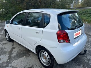 2005 Chevrolet Aveo I, белый, 320000 рублей, вид 5