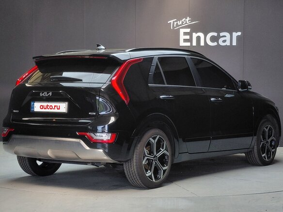 2022 Kia Niro II, чёрный, 1870999 рублей - вид 2