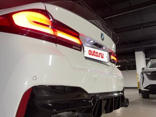 2021 BMW 5 серии 530i xDrive VII (G30/G31/G38) Рестайлинг, белый, 5000000 рублей, вид 3