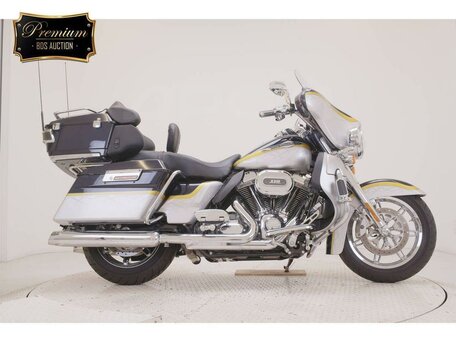 2011 Harley-Davidson Electra Glide, серебристый, 1440000 рублей, вид 3