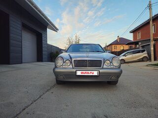1998 Mercedes-Benz E-Класс 240 II (W210, S210), серебристый, 365000 рублей, вид 3