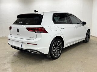 2022 Volkswagen Golf VIII, белый, 1855000 рублей, вид 4