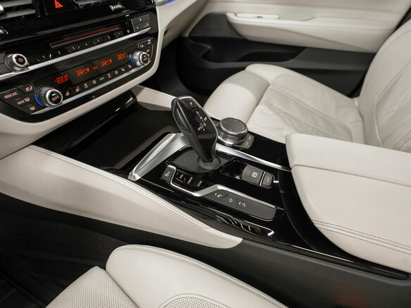 2018 BMW 6 серии Gran Turismo 630d xDrive IV (G32), чёрный, 5090000 рублей - вид 17