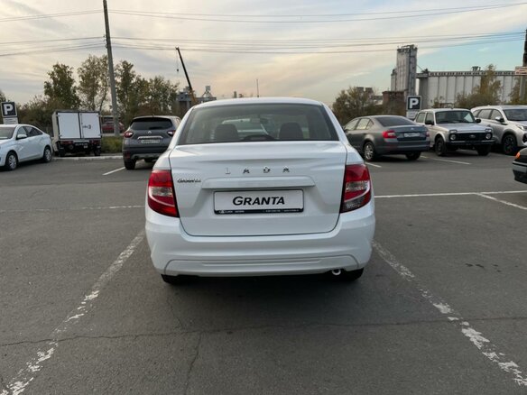 2026 Lada (ВАЗ) Granta I Рестайлинг, белый, 850000 рублей - вид 3