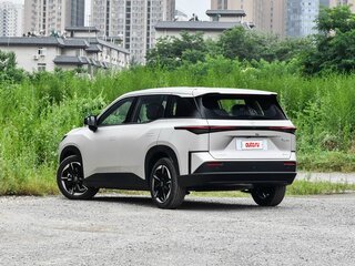 2026 Toyota bZ3X 50 kWh, серебристый, 2340000 рублей, вид 4