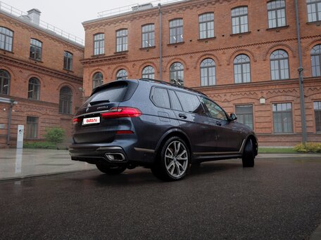 2019 BMW X7 M50d I (G07), серый, 6600000 рублей, вид 5